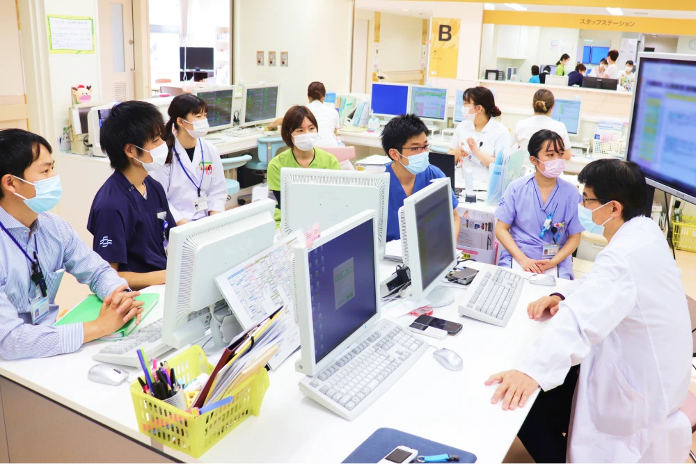 關部⻑の病棟多職種カンファレンスに参加
